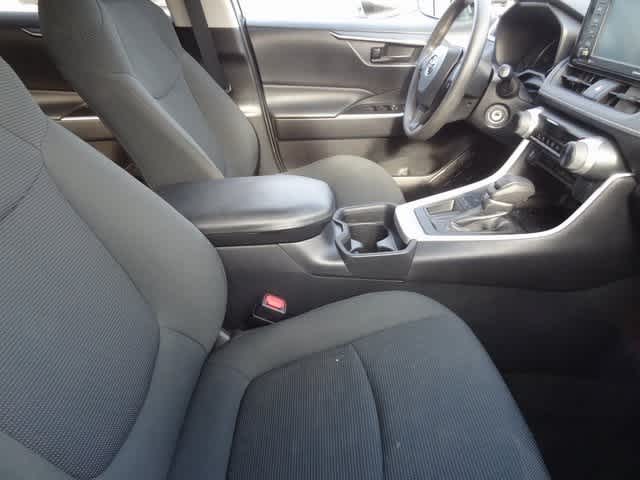 Thumbnail: 2020 Toyota RAV4 - 8