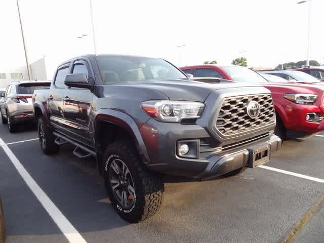 Thumbnail: 2018 Toyota Tacoma - 3