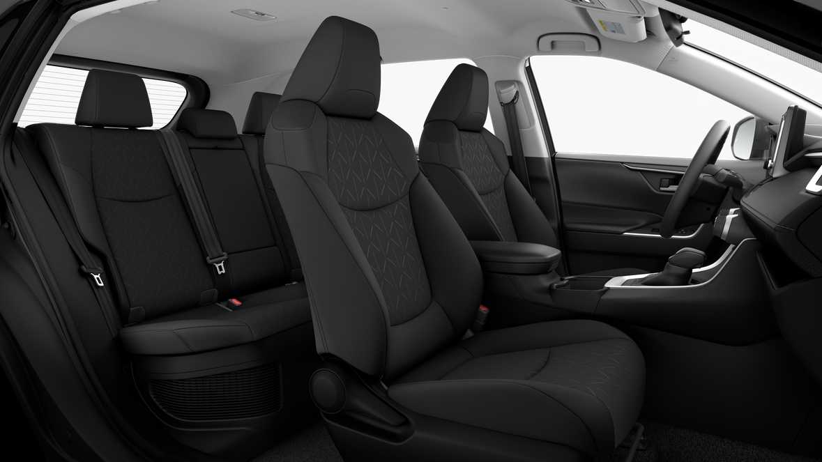 2025 Toyota RAV4 XLE 6