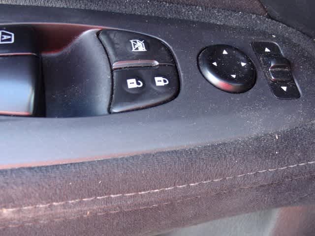 Thumbnail: 2013 Nissan Pathfinder - 10