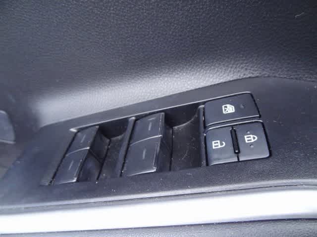 Thumbnail: 2023 Toyota Highlander - 9