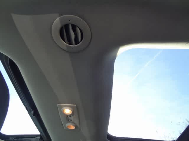 Thumbnail: 2015 Chevrolet Traverse - 21