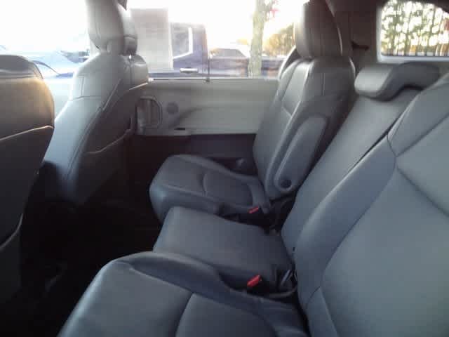 Thumbnail: 2024 Toyota Sienna - 10