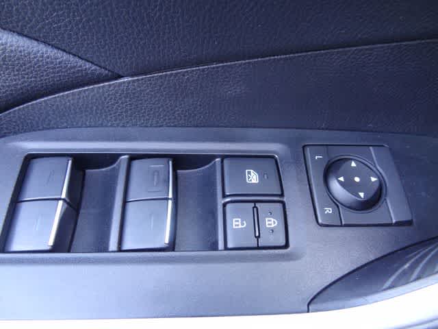 Thumbnail: 2025 Toyota RAV4 - 14