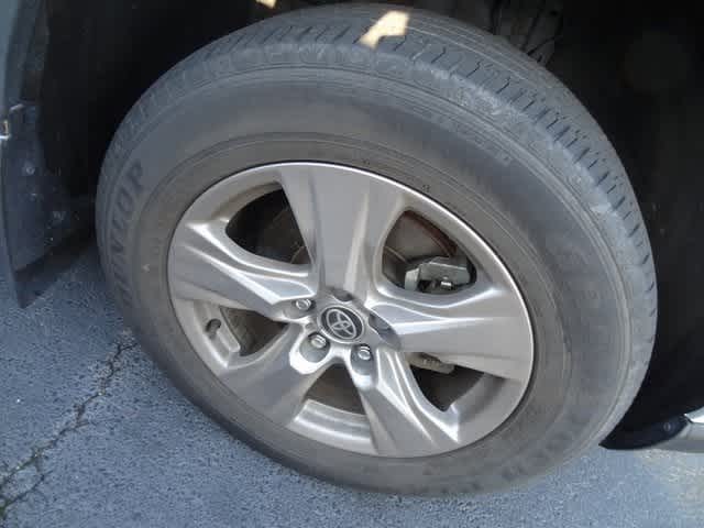 Thumbnail: 2022 Toyota RAV4 - 12