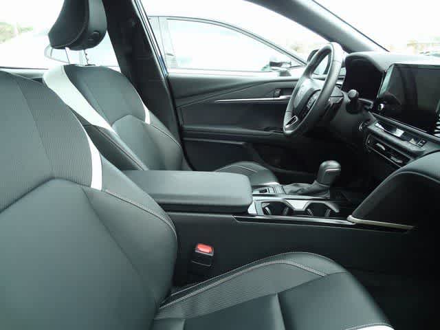 Thumbnail: 2025 Toyota Camry - 11