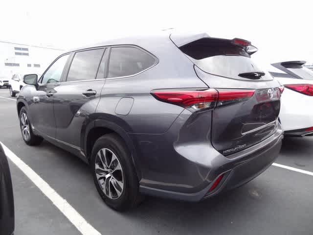 Thumbnail: 2023 Toyota Highlander - 6