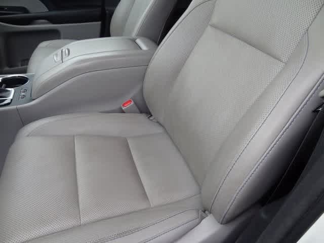 Thumbnail: 2018 Toyota Highlander - 7