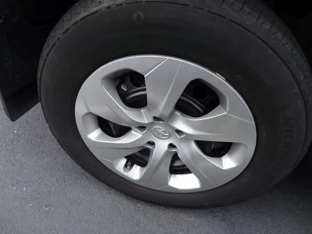 Thumbnail: 2022 Toyota RAV4 - 11