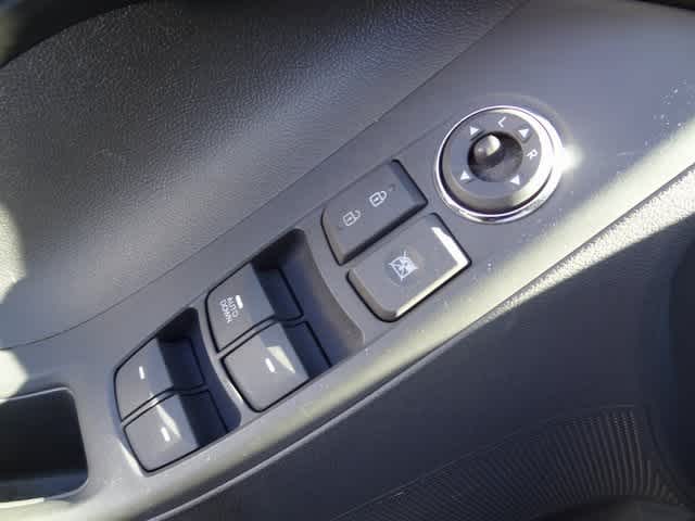 Thumbnail: 2013 Hyundai Elantra - 7