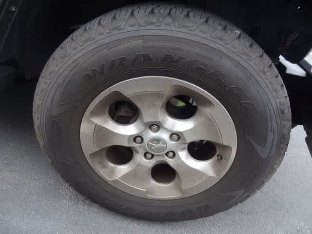 Thumbnail: 2015 Jeep Wrangler - 13