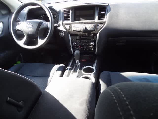 Thumbnail: 2013 Nissan Pathfinder - 17