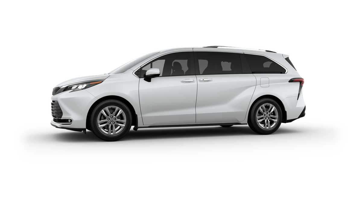 Thumbnail: 2025 Toyota Sienna - 3