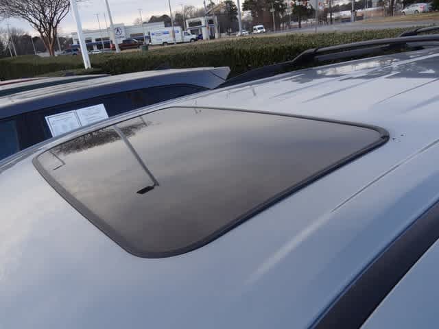 Thumbnail: 2025 Toyota Sienna - 25