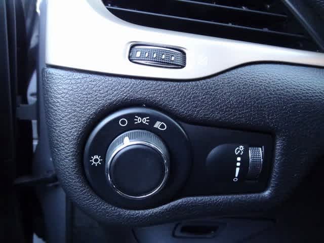 Thumbnail: 2017 Jeep Cherokee - 16