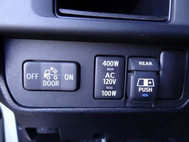 Thumbnail: 2017 Toyota Tacoma - 14