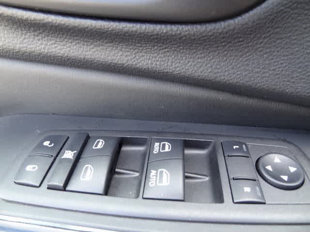 Thumbnail: 2023 Jeep Cherokee - 16