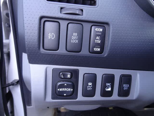 Thumbnail: 2010 Toyota Tacoma - 11