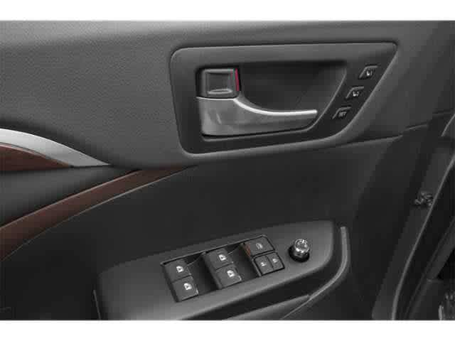 Thumbnail: 2014 Toyota Highlander - 12