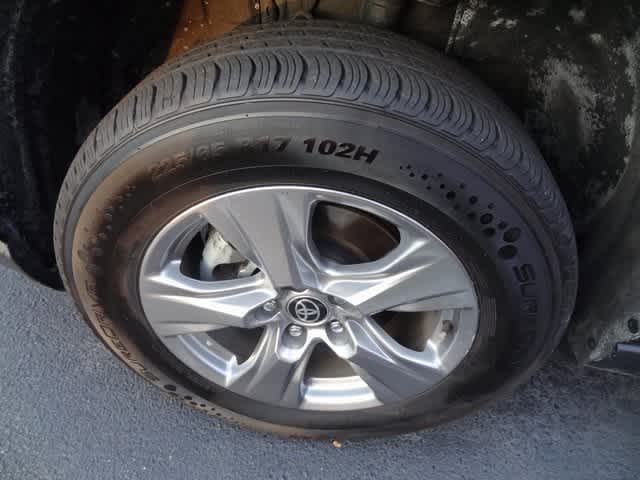 Thumbnail: 2024 Toyota RAV4 - 20