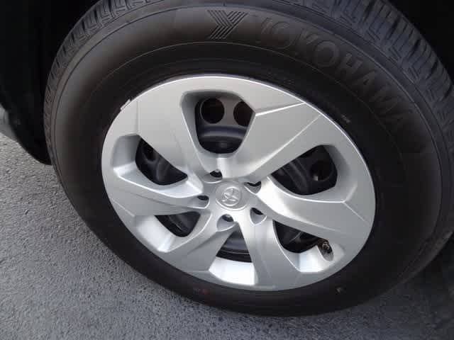 Thumbnail: 2020 Toyota RAV4 - 12