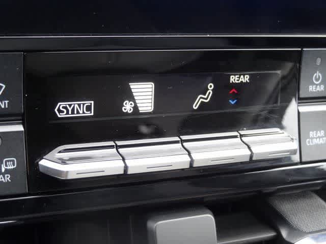 Thumbnail: 2023 Toyota Highlander - 30