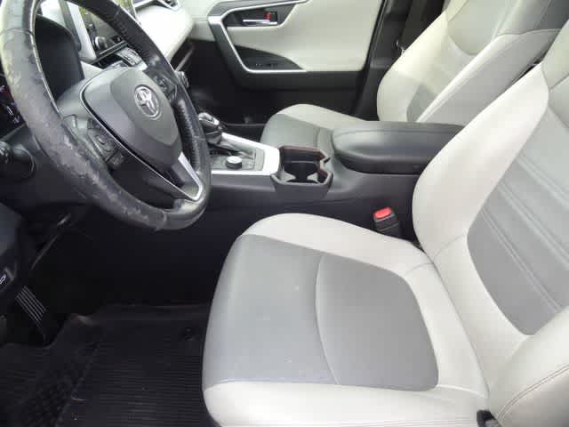 Thumbnail: 2021 Toyota RAV4 - 6