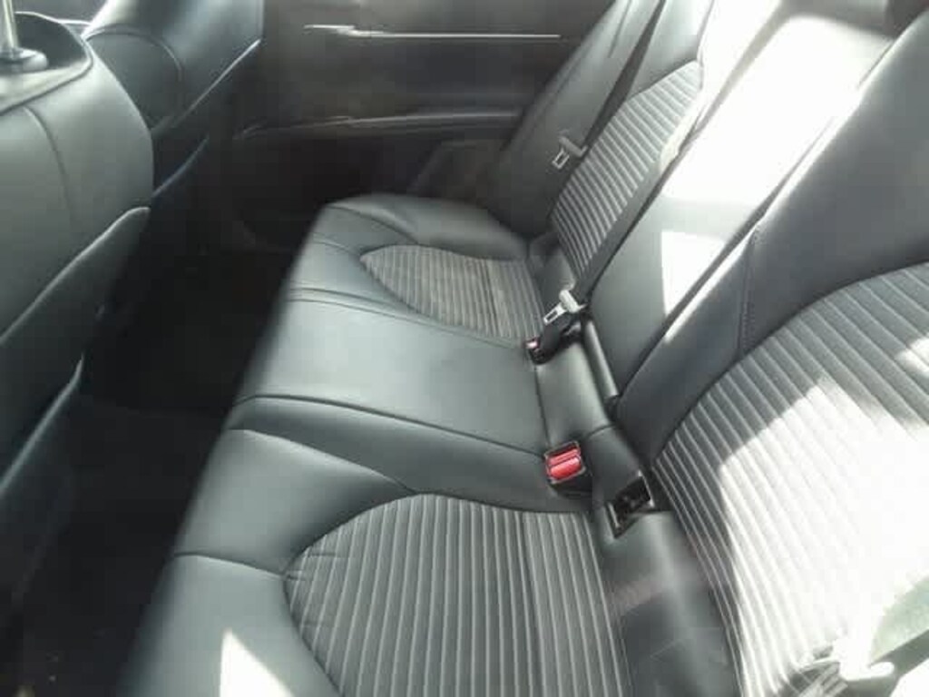 Used 2020 Toyota Camry SE Sedan