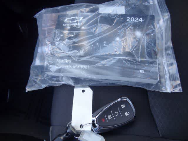 Thumbnail: 2024 Chevrolet Malibu - 32