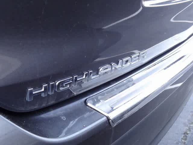 Thumbnail: 2023 Toyota Highlander - 17