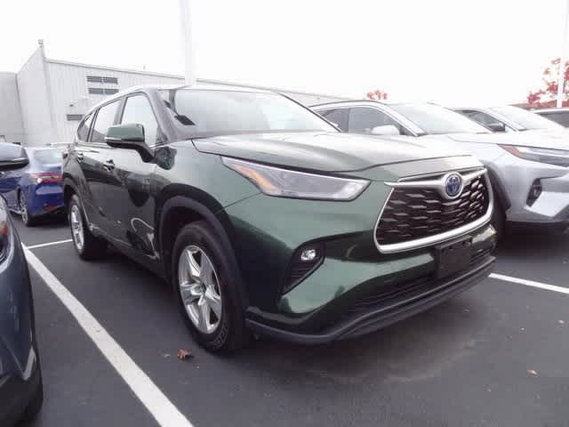 Thumbnail: 2023 Toyota Highlander - 3