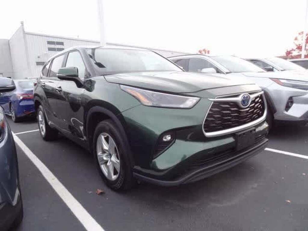 Used 2023 Toyota Highlander Hybrid LE SUV