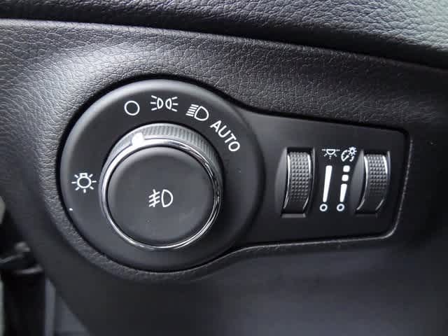 Thumbnail: 2021 Jeep Compass - 11