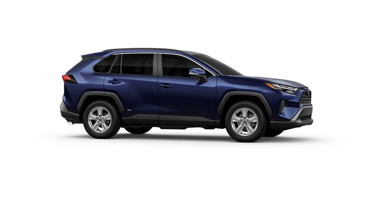 2025 Toyota RAV4 XLE 12