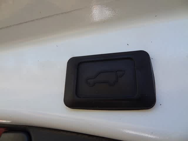 Thumbnail: 2023 Toyota RAV4 - 22