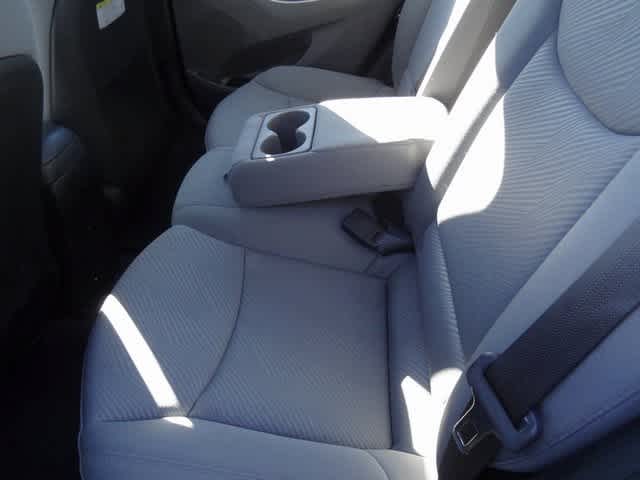 Thumbnail: 2013 Hyundai Elantra - 17