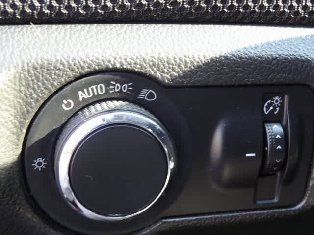 Thumbnail: 2015 Chevrolet Cruze - 17