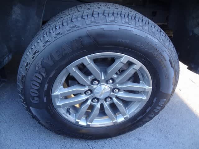 Thumbnail: 2024 Chevrolet Colorado - 16