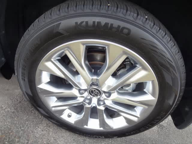 Thumbnail: 2023 Toyota Highlander - 12