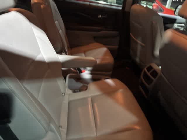 Thumbnail: 2017 Honda Pilot - 9