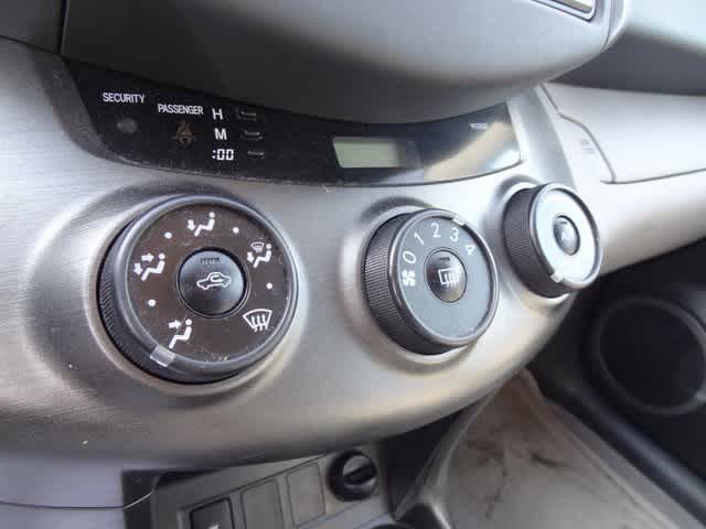 Thumbnail: 2012 Toyota RAV4 - 11