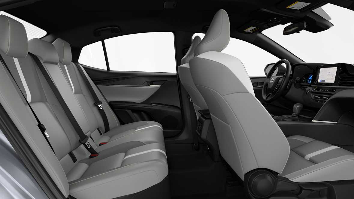 2025 Toyota Camry SE 7