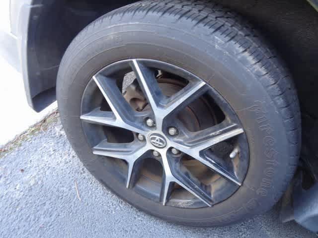 Thumbnail: 2017 Toyota RAV4 - 11