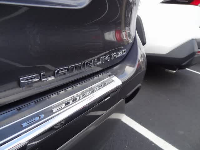 Thumbnail: 2023 Toyota Highlander - 18