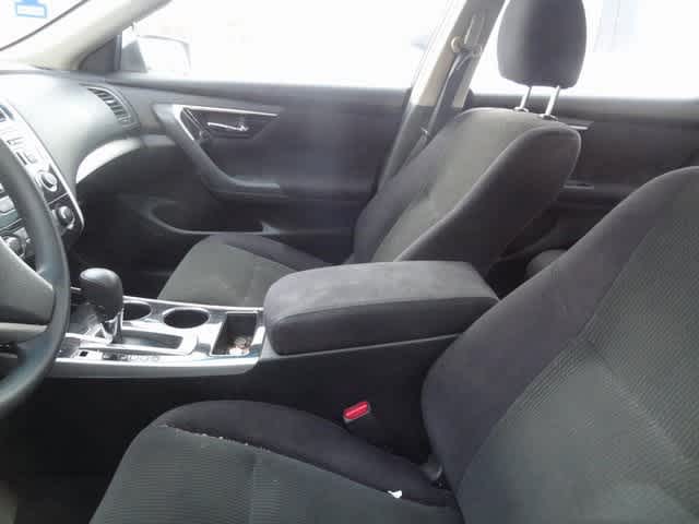 Thumbnail: 2013 Nissan Altima - 9