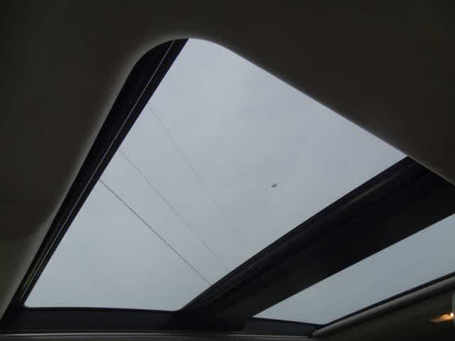 Thumbnail: 2021 Toyota RAV4 - 8