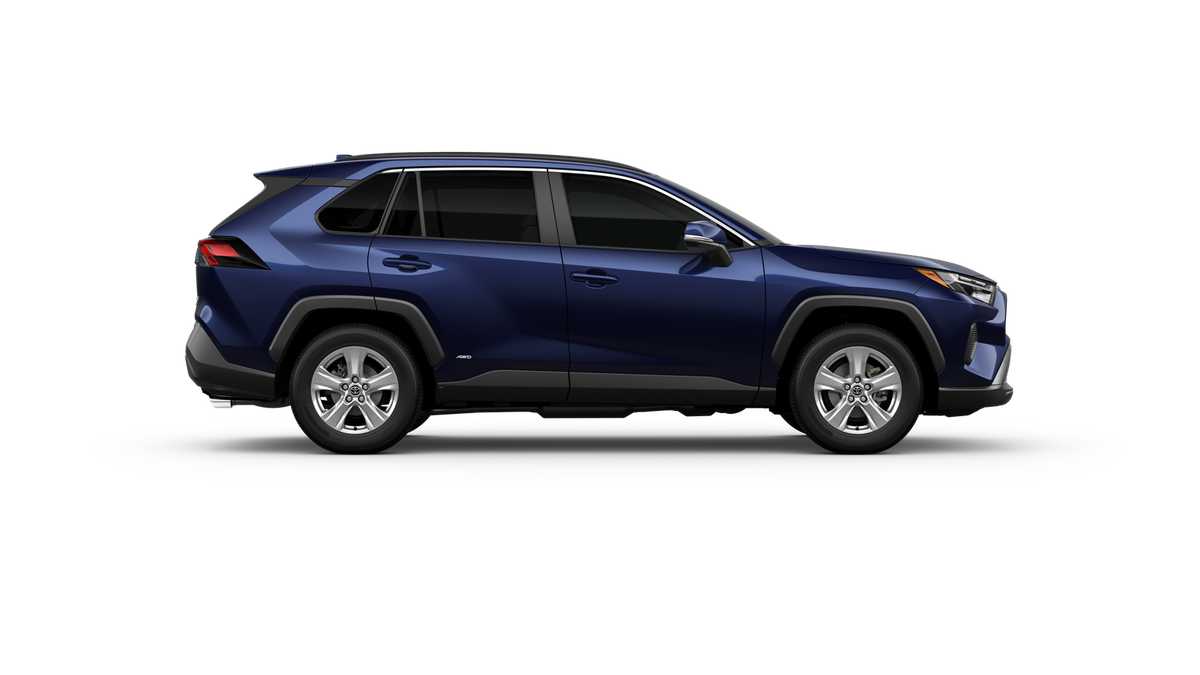 2025 Toyota RAV4 XLE 11