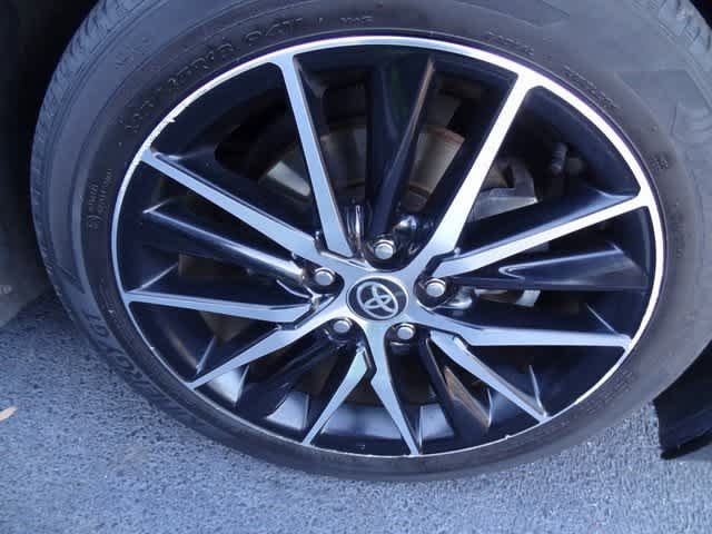 Thumbnail: 2021 Toyota Camry - 11