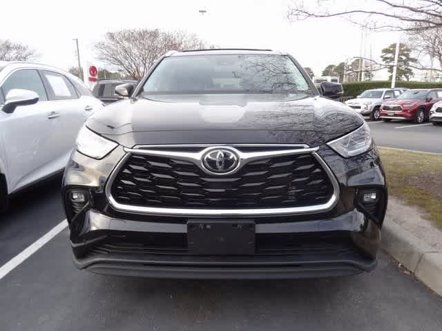 Thumbnail: 2023 Toyota Highlander - 2
