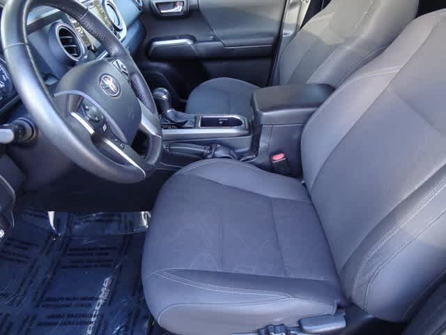 Thumbnail: 2017 Toyota Tacoma - 6